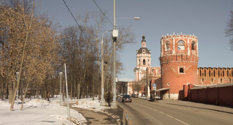 Стена Донского монастыря фото